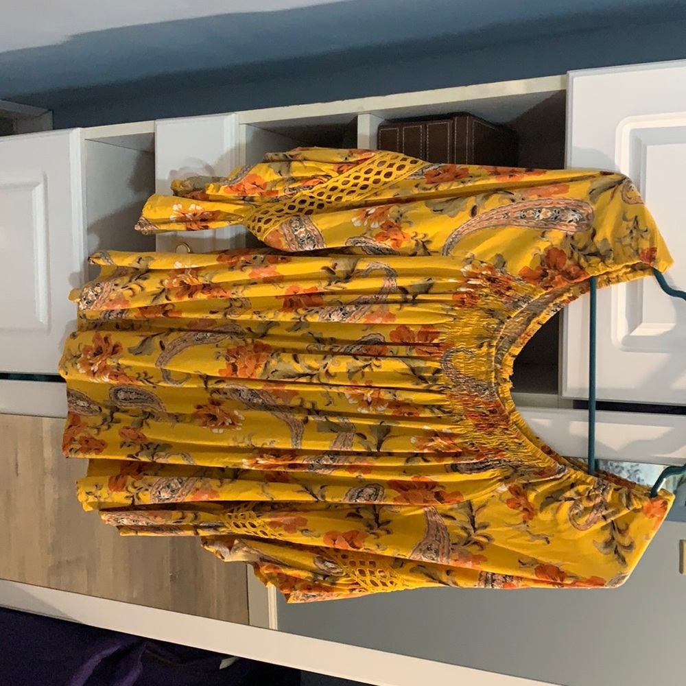 Floral flowy top